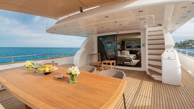 Yacht