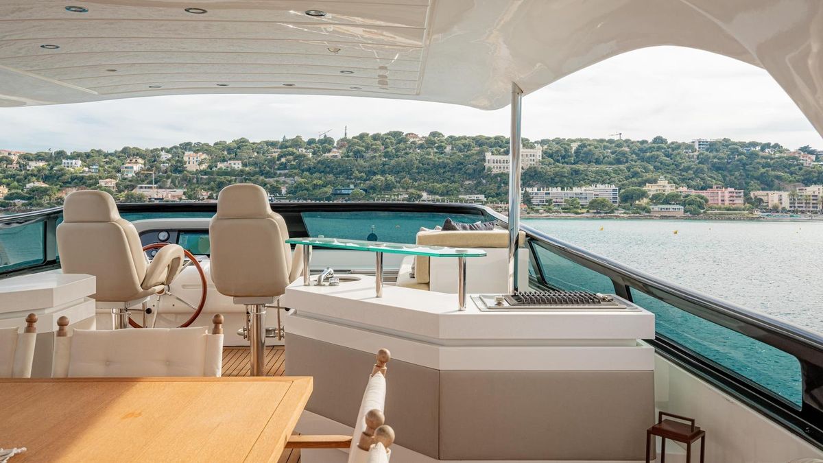 2012 Maiora 94 