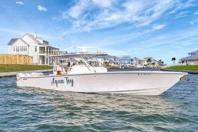 Jupiter 43 Center Console