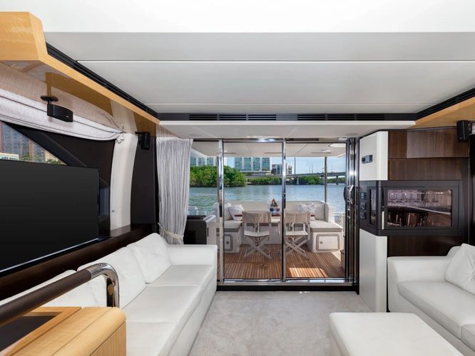 2016 Azimut 66 