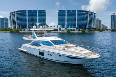 2016 Azimut 66