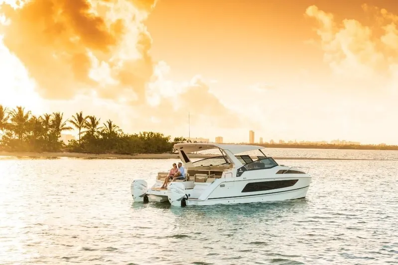  Yacht Photos Pics 2023-Aquila-36-Sport-MarineMax