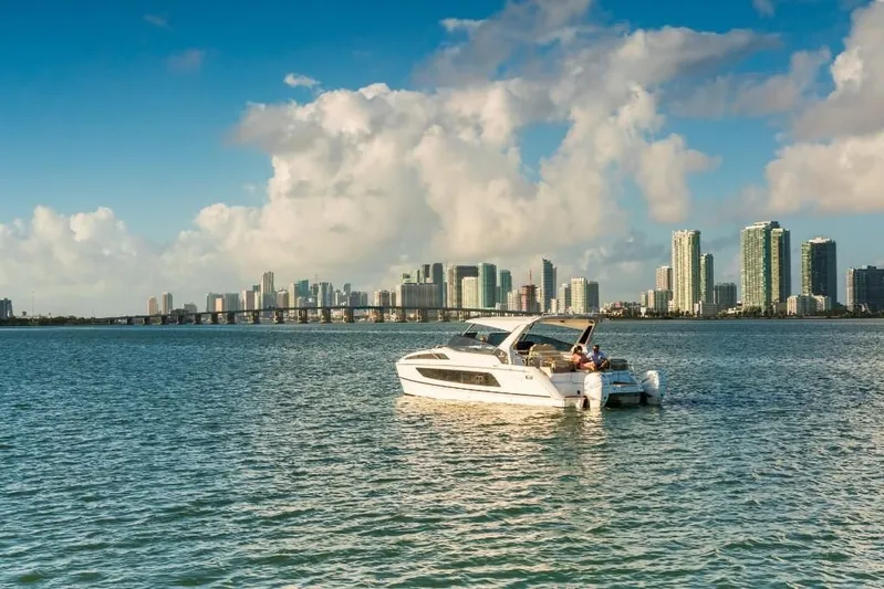  Yacht Photos Pics 2023-Aquila-36-Sport-MarineMax