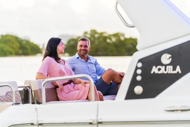  Yacht Photos Pics 2023-Aquila-36-Sport-MarineMax