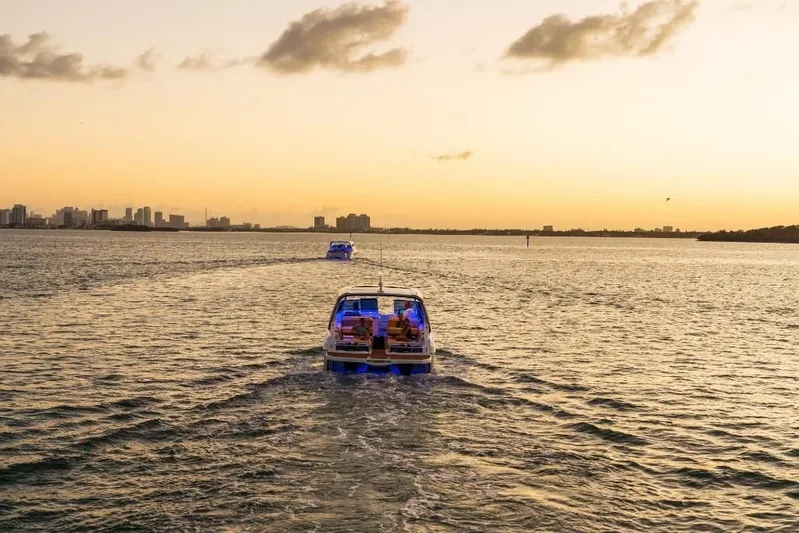  Yacht Photos Pics 2023-Aquila-36-Sport-MarineMax