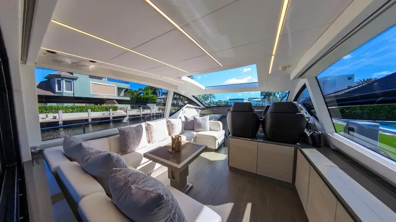 Finstar Yacht Photos Pics 