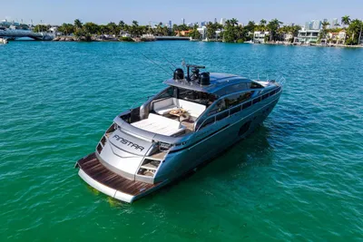 Pershing 62