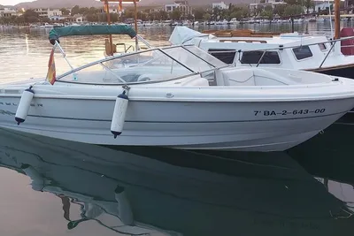 2000 Bayliner 2150 Capri