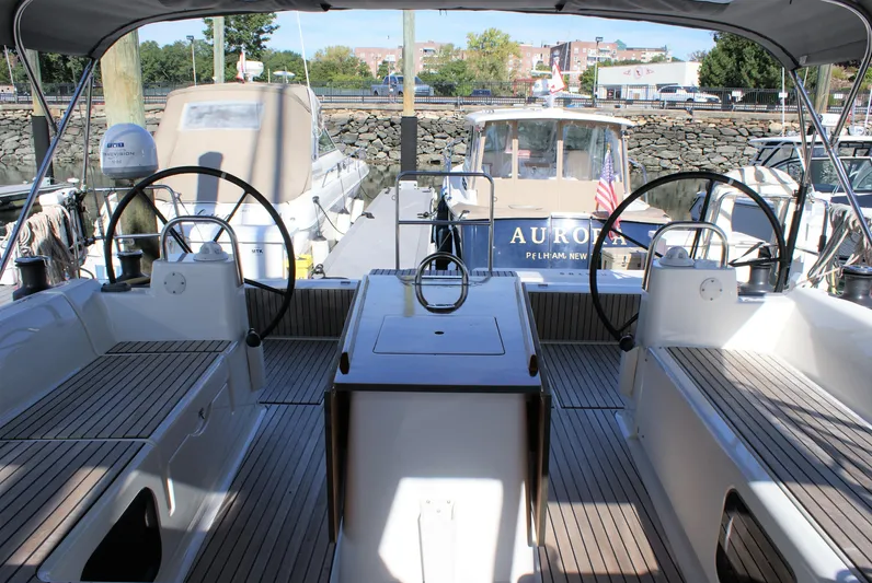 Alliance Yacht Photos Pics Cockpit Table Seating