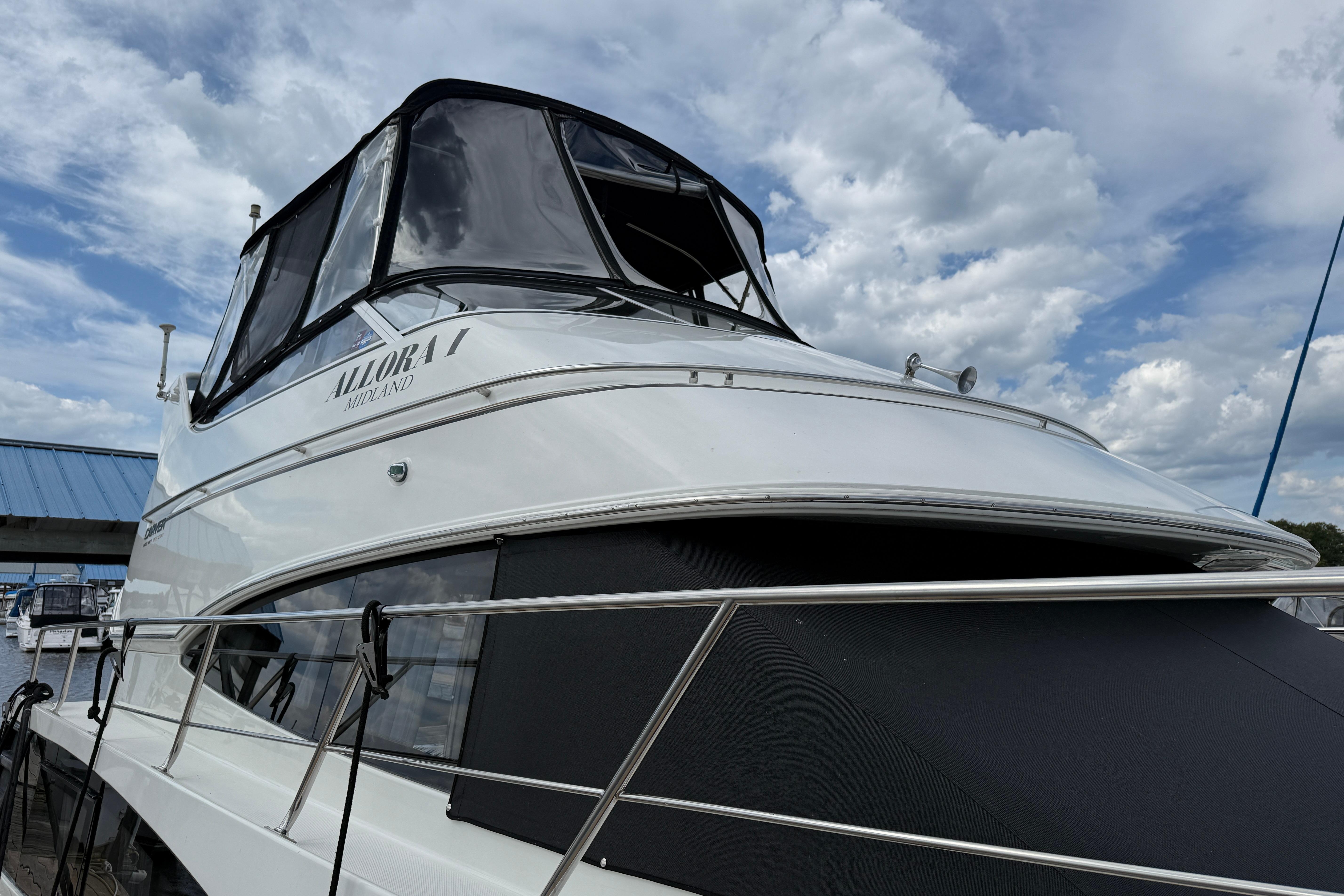 2003 Carver 360 Sport Sedan Motor Yachts for sale - YachtWorld