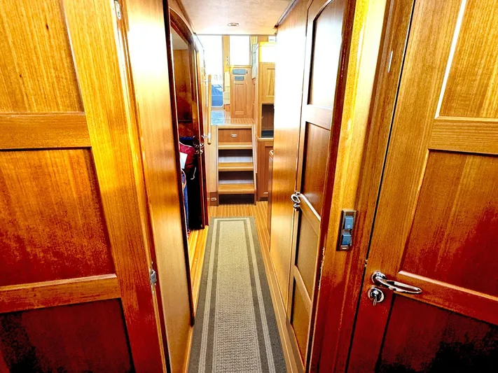 Phoenix Yacht Photos Pics 