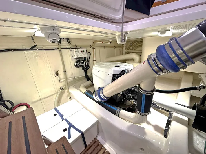 Phoenix Yacht Photos Pics 