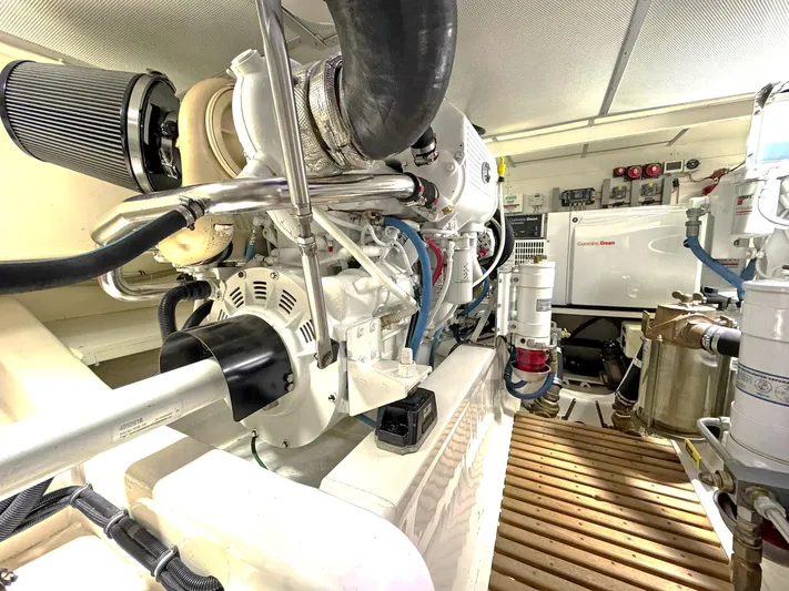 Phoenix Yacht Photos Pics 