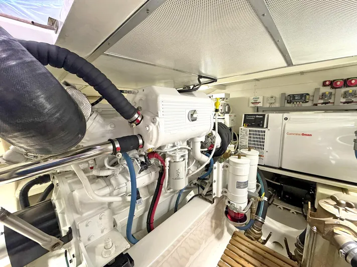 Phoenix Yacht Photos Pics 