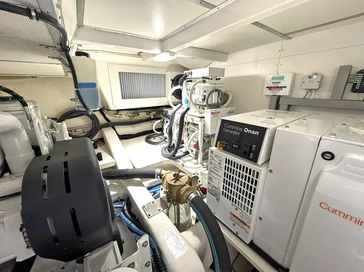 Phoenix Yacht Photos Pics 