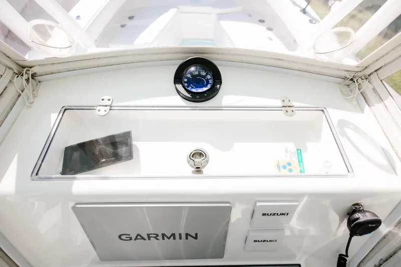  Yacht Photos Pics 2017 Albury Brothers center console with Garmin and Suzuki controls.