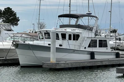 Helmsman Trawlers 43E PILOTHOUSE