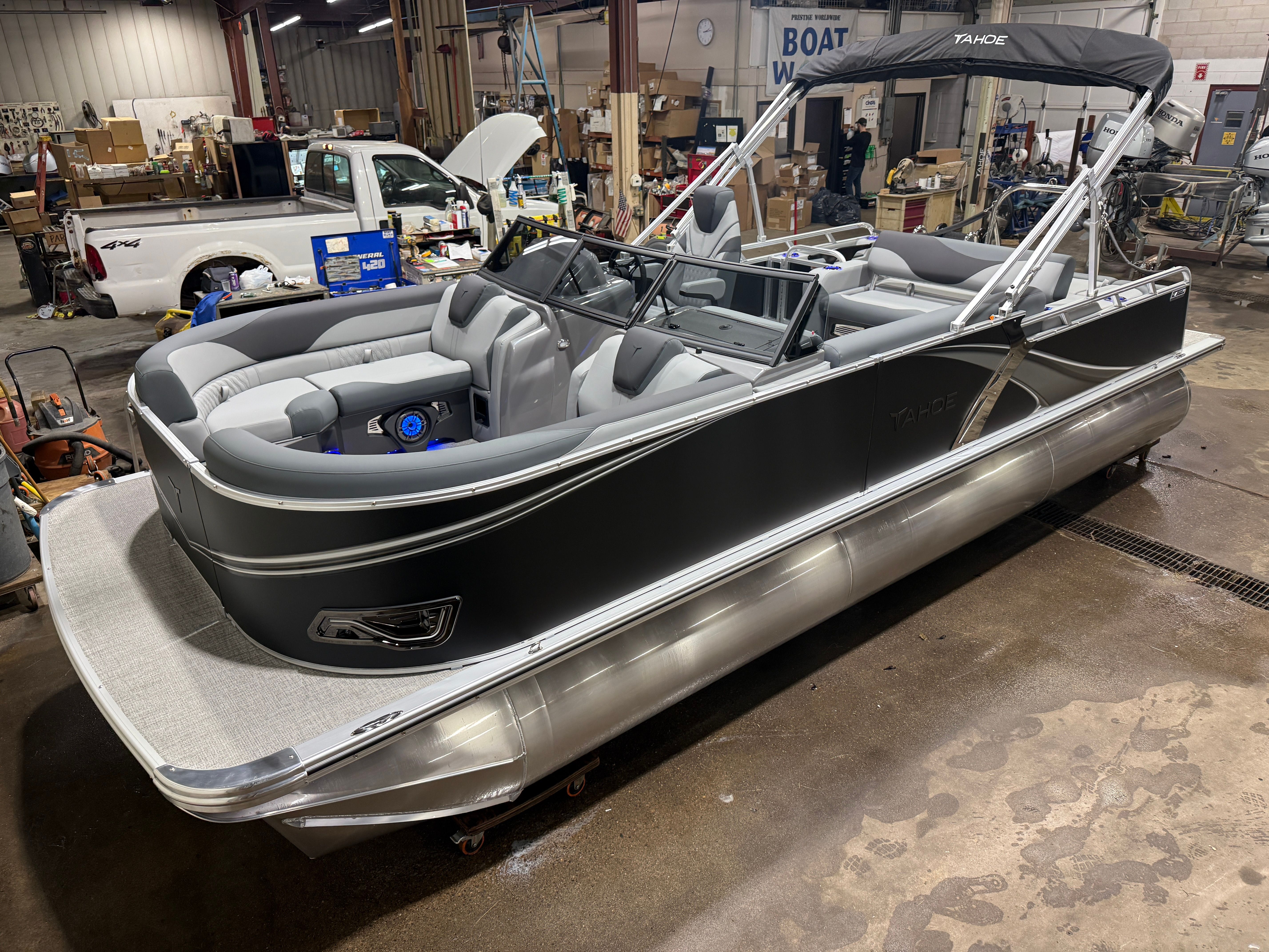 Tahoe LTZ 2385 Swingback (VRB) Windshield Tritoon & Honda 4-Stroke EFI