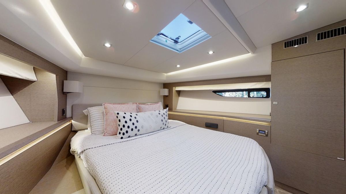 2018 Prestige 56 