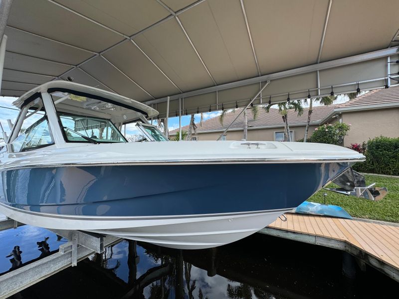 2023 Boston Whaler 280 Vantage