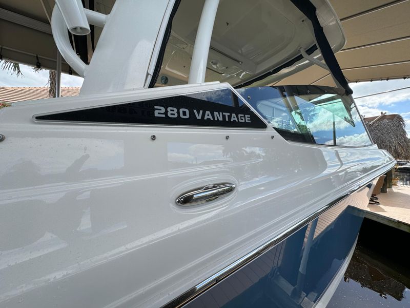 2023 Boston Whaler 280 Vantage