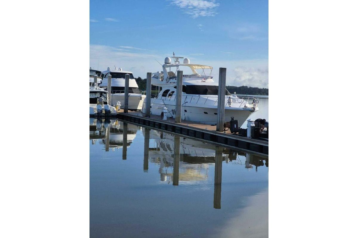 2009 Grand Harbour 66 