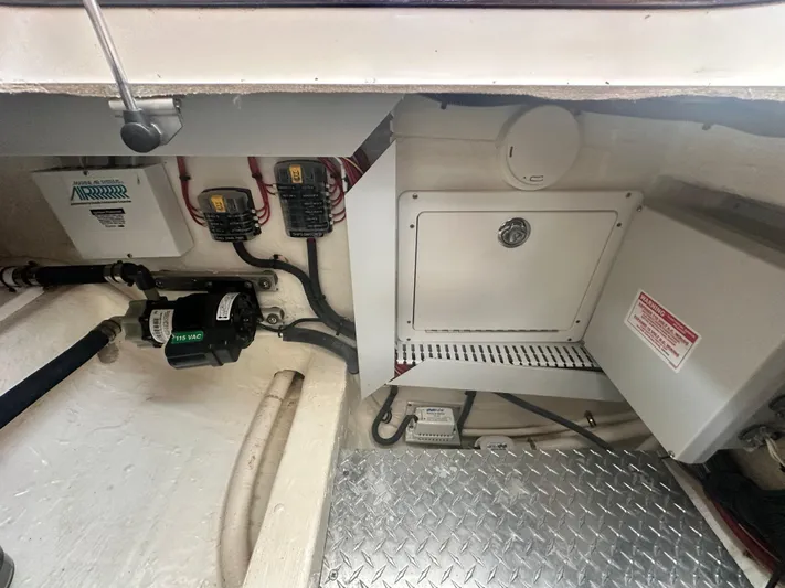 Tlc Yacht Photos Pics 