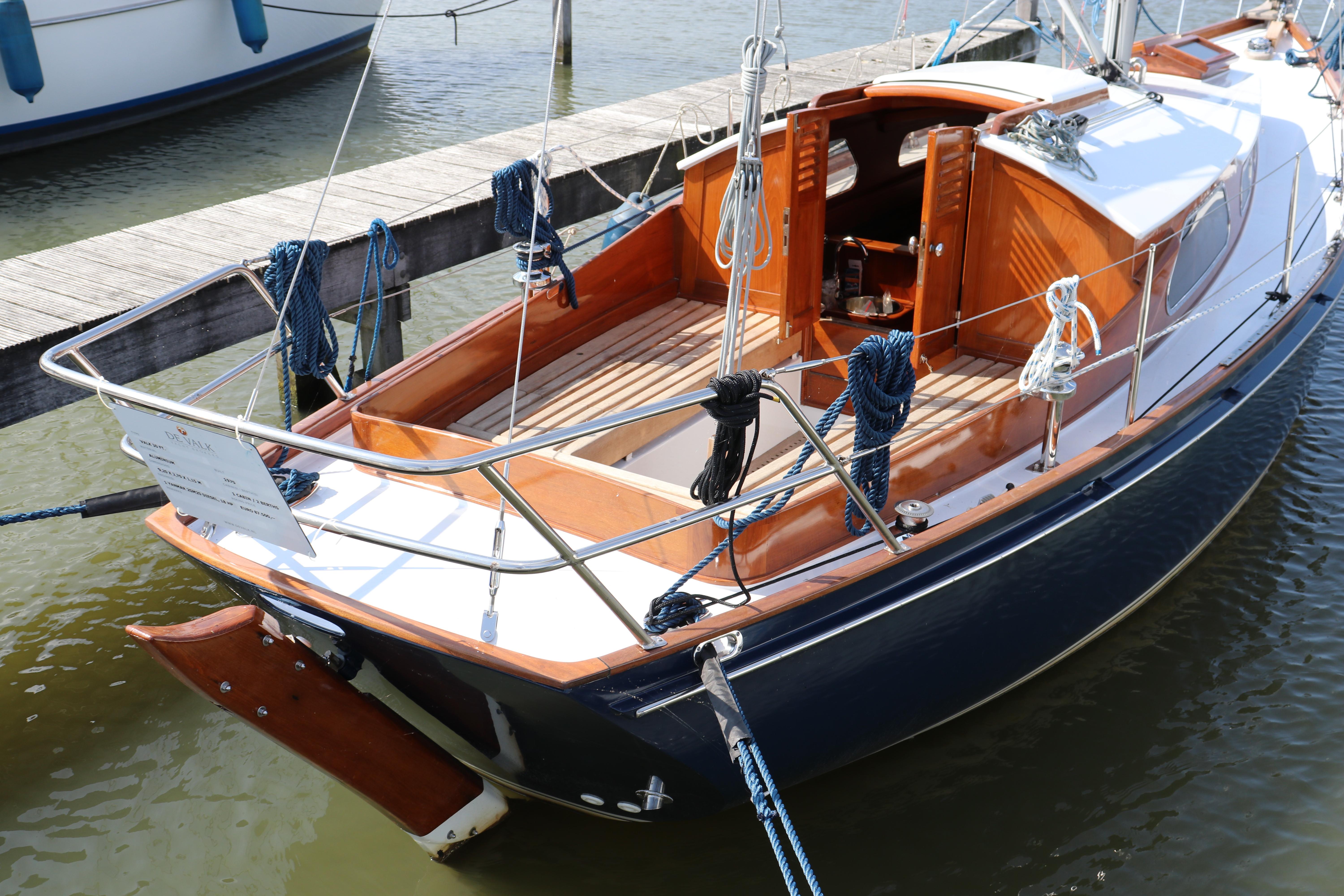 30ft sailing yacht