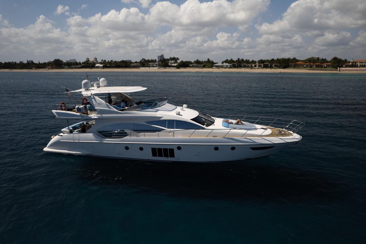 2011 Azimut 70 