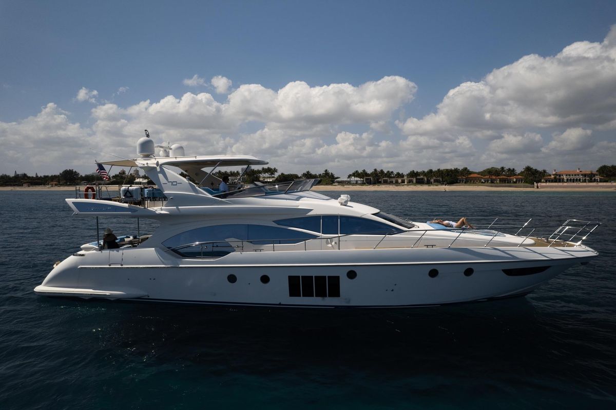 2011 Azimut 70 
