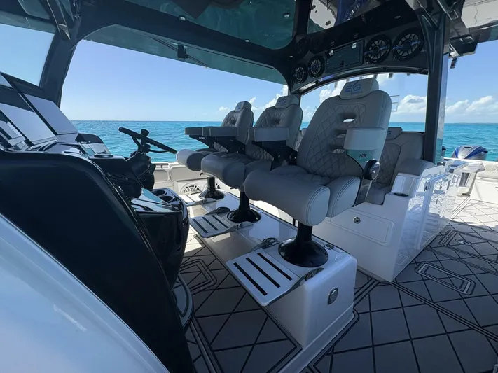 Eg Vodka Yacht Photos Pics 2020 Hcb 53 Sueños - Image 24