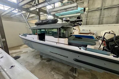 Axopar 37 XC Cross Cabin BRABUS Trim