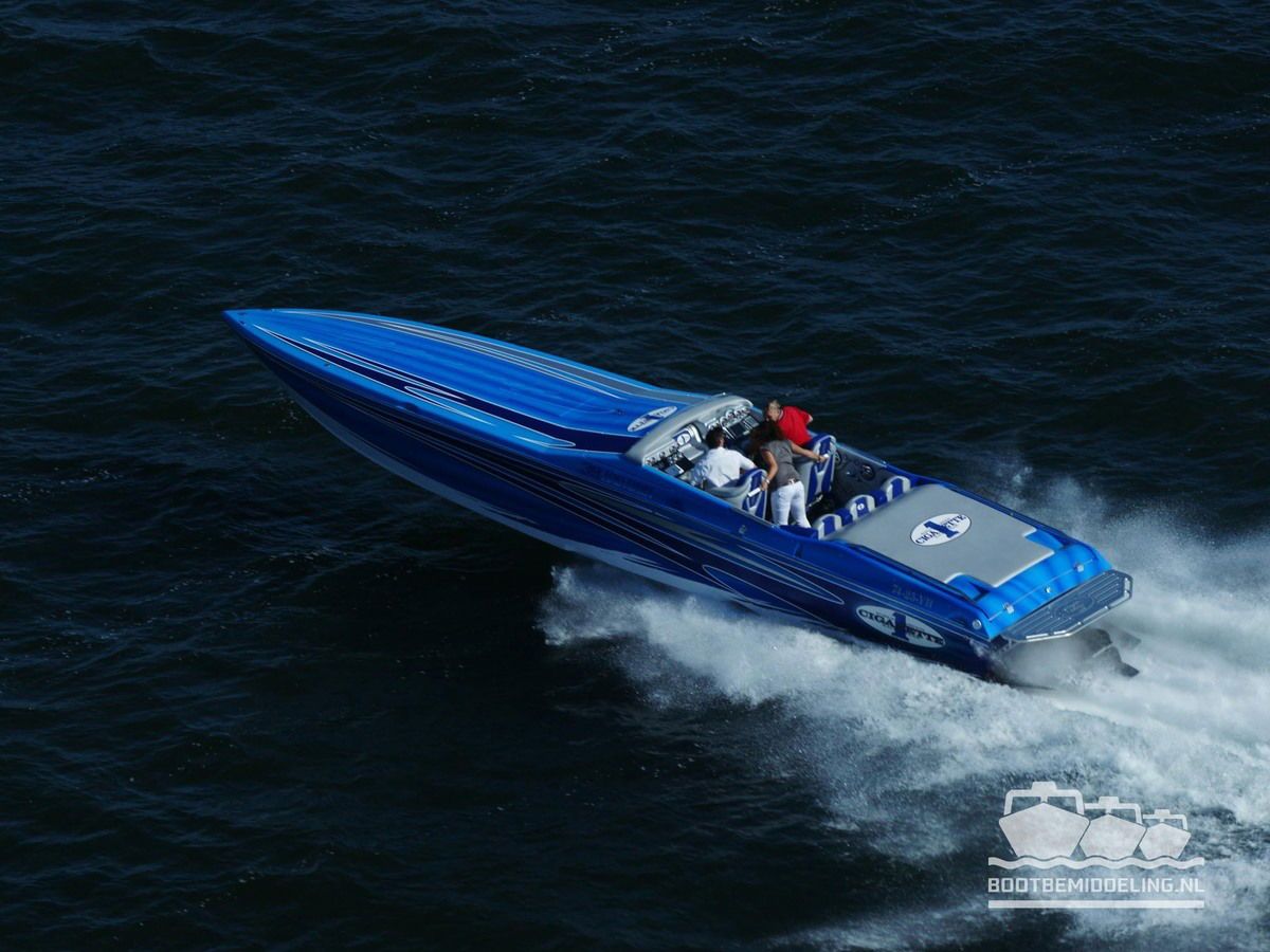 2008 Cigarette 39' Top Gun Unlimited