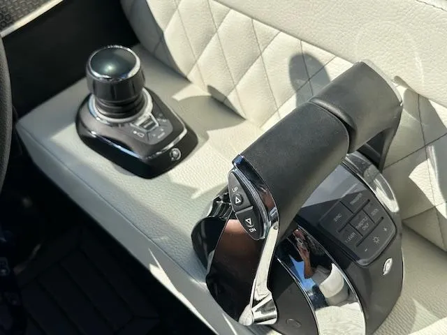  Yacht Photos Pics Control panel of 2017 Cruisers Yachts 338 SOUTH BEACH with joystick and throttle.