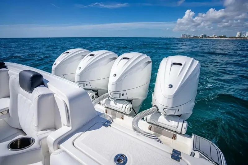 Dream Chaser Yacht Photos Pics 2019 Hcb 53 Sueños - Image 11