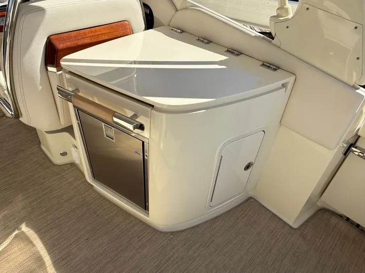  Yacht Photos Pics 2023 CHRIS-CRAFT 31 LAUNCH GT - Image 6