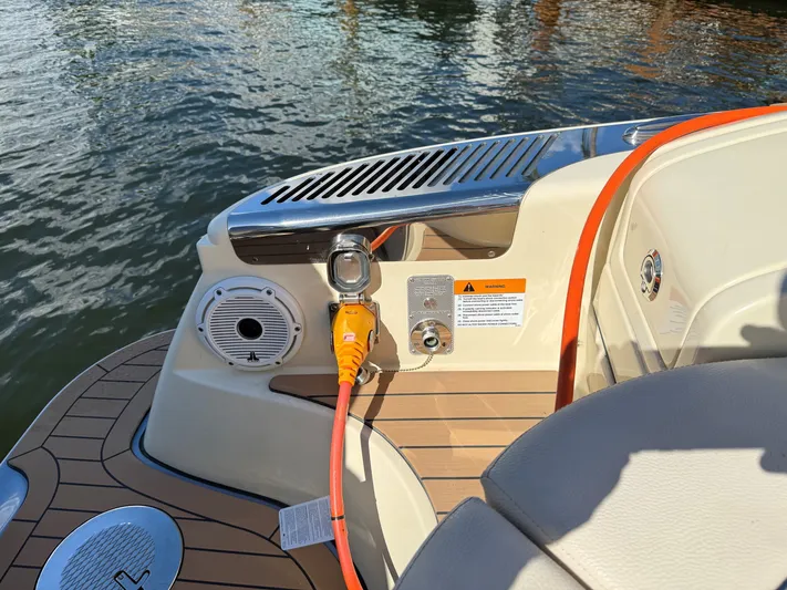  Yacht Photos Pics 2023 CHRIS-CRAFT 31 LAUNCH GT - Image 15