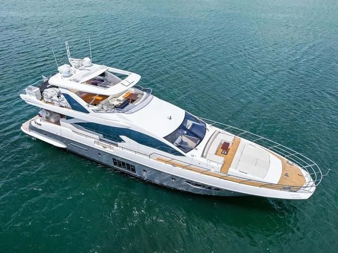 Deep Blue Yacht Photos Pics 2018 Azimut Flybridge - Image 13