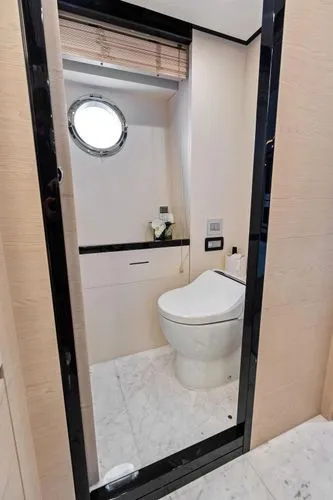 Deep Blue Yacht Photos Pics 2018 Azimut Flybridge - Image 74