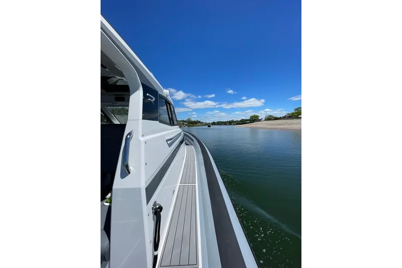  Yacht Photos Pics US Delivery Photo - May 2025