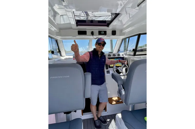  Yacht Photos Pics US Delivery Photo - May 2025