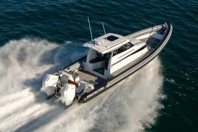 Protector 380 Targa - V10 400 HP w/ JPO