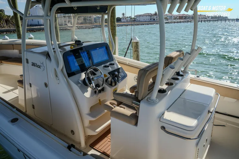  Yacht Photos Pics 2018 Key West Billistic 351 Center Console boat interior with navigation screens and seating.