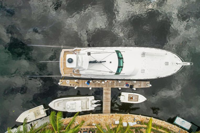 1998-82-hatteras-82-convertible