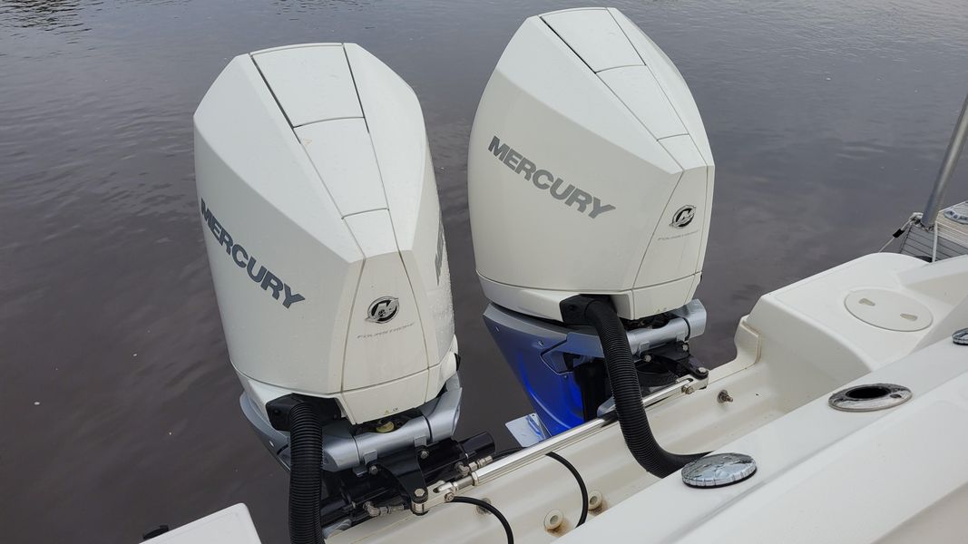 2020 Boston Whaler 280 Outrage