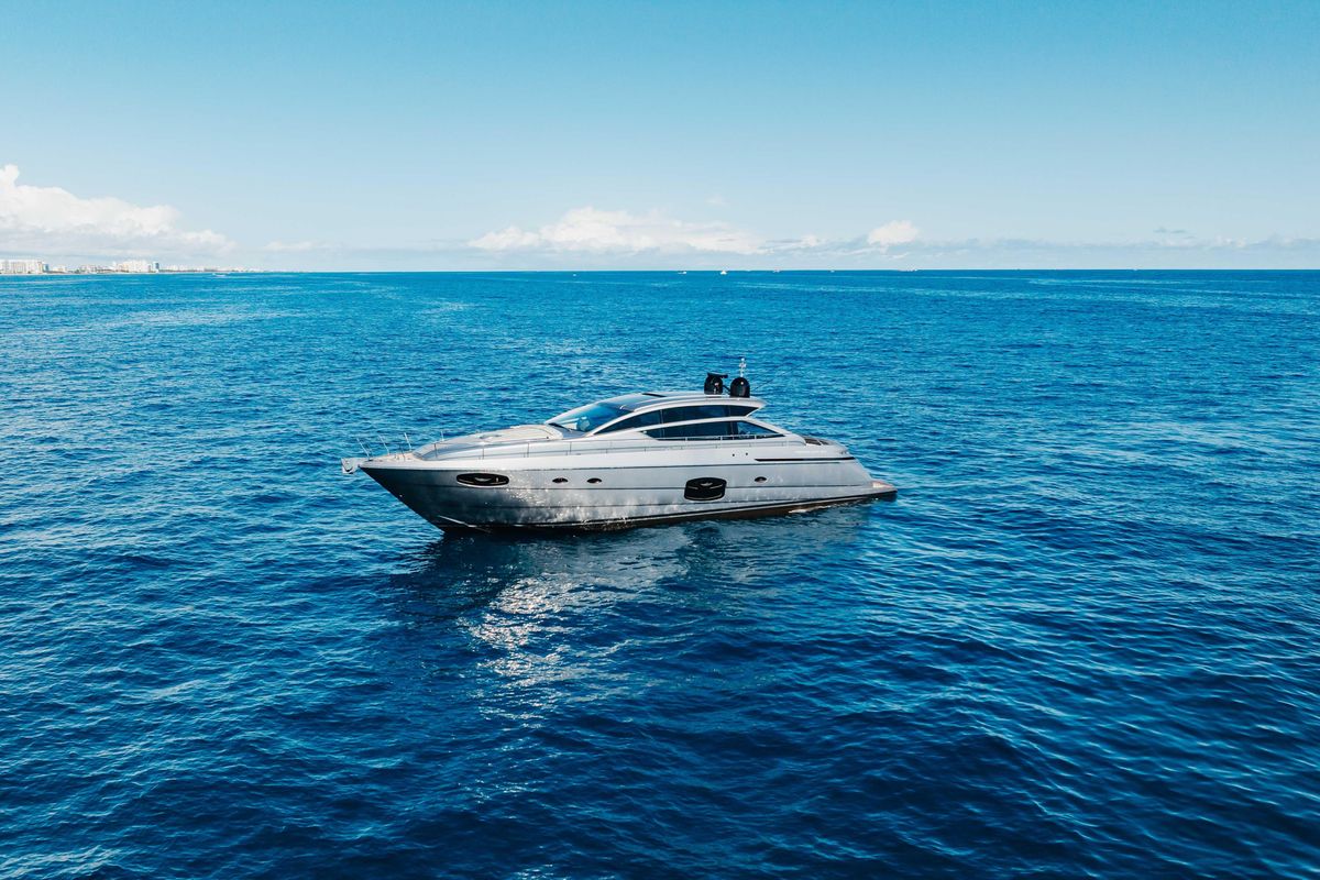 2016 Pershing 62 