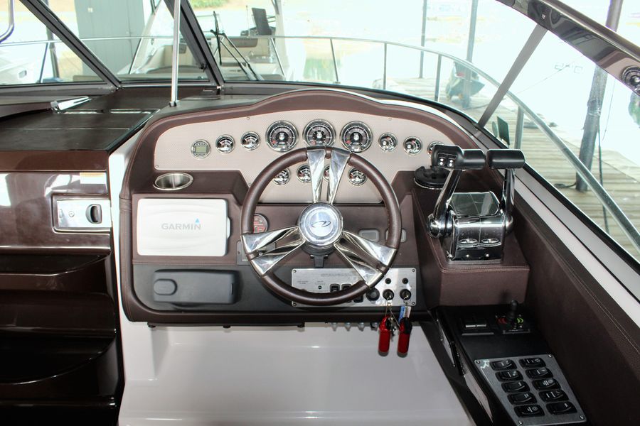 2014 Regal 32 Express