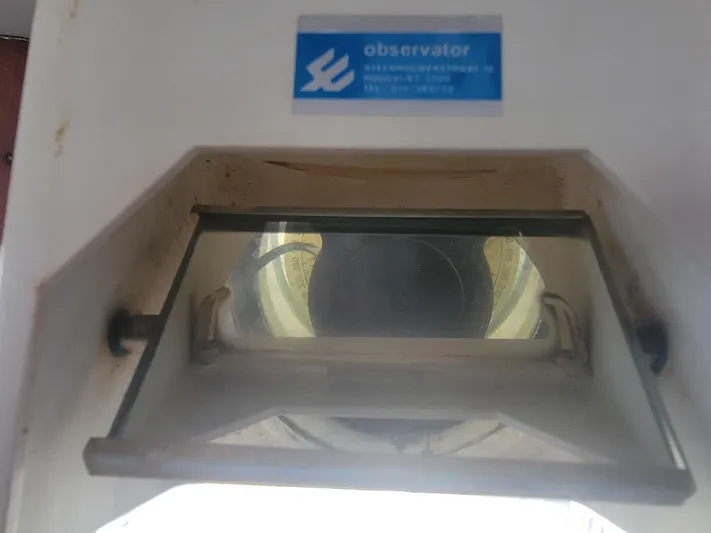 Maisie Rose Yacht Photos Pics Vintage 1984 Kuipper NV Holland observator device with reflective glass and blue label.