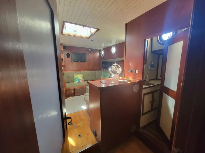 Maisie Rose Yacht Photos Pics 