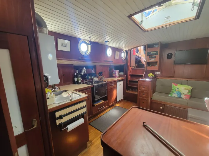 Maisie Rose Yacht Photos Pics 